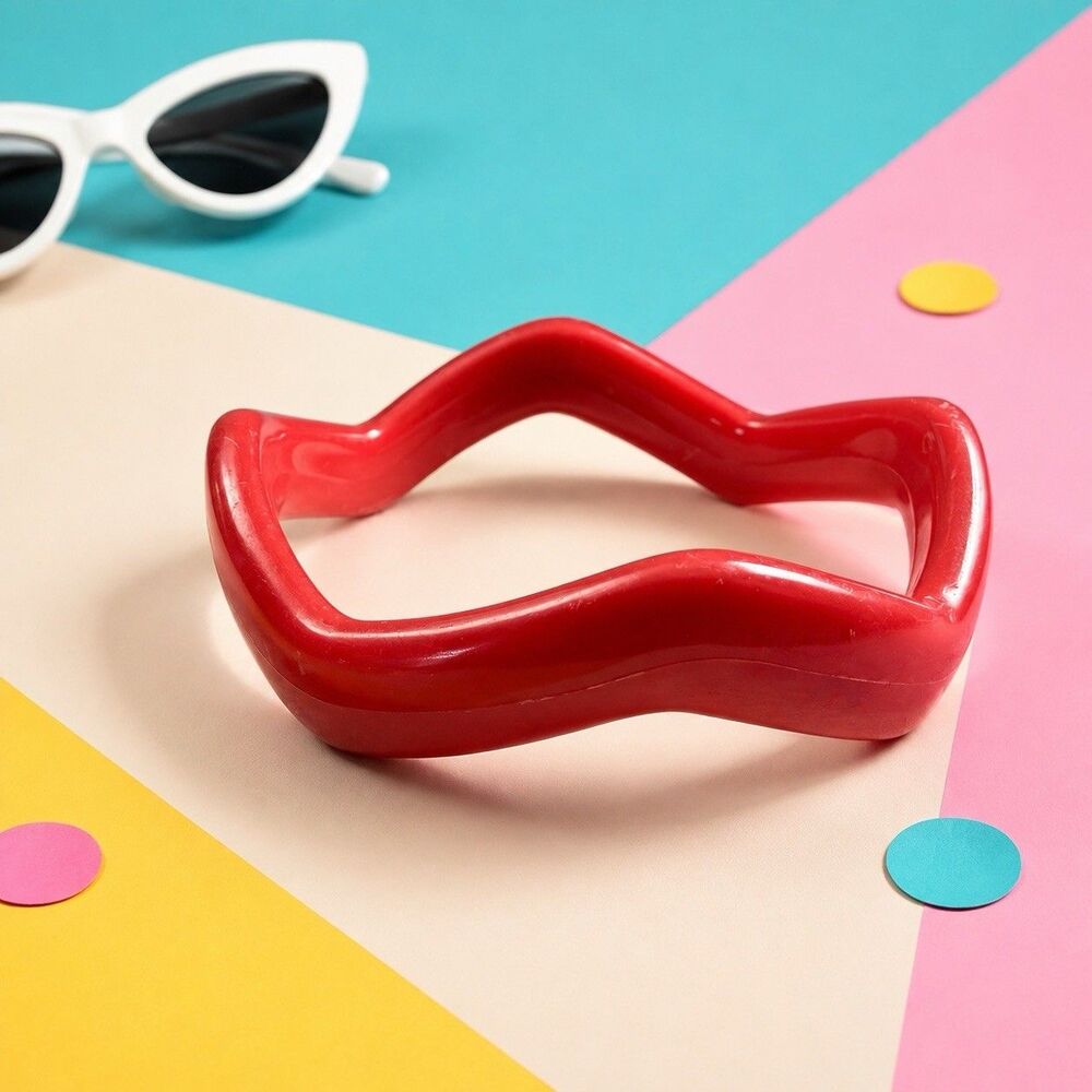 Vintage 1980s Cherry Red Wavy Acrylic Bangle Bracelet Geometric Memphis Style
